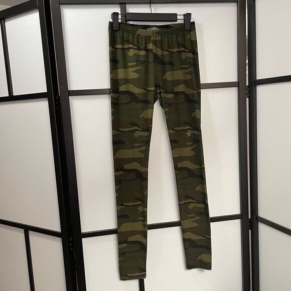 [s] Suzy Shier Soft Everyday Green, Black & Tan Camo Leggings Women’s - Picture 1 of 15